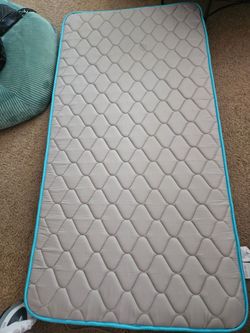 Twin matress