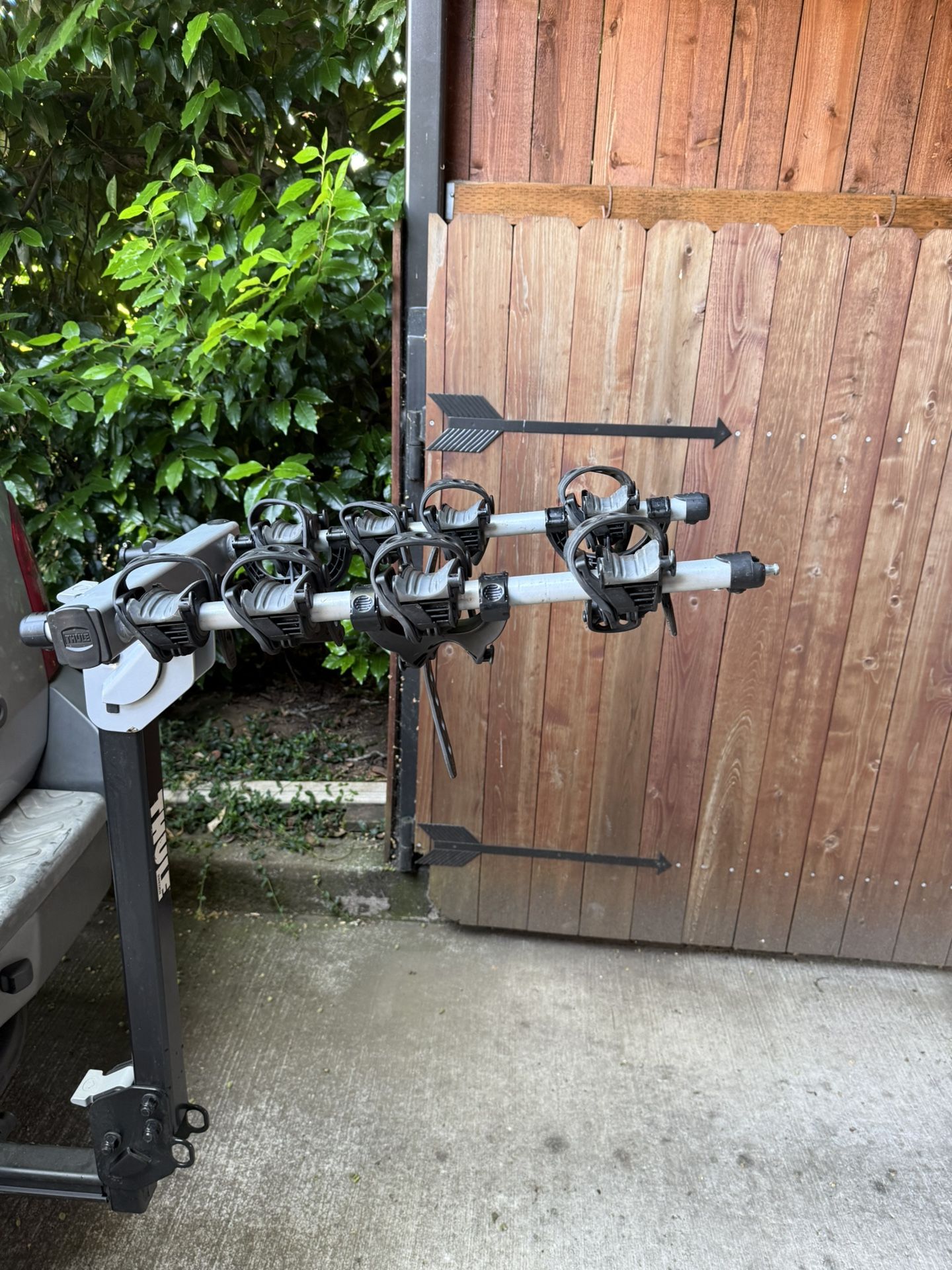 Thule 4 Bike Mount With 2” Hitch Mount