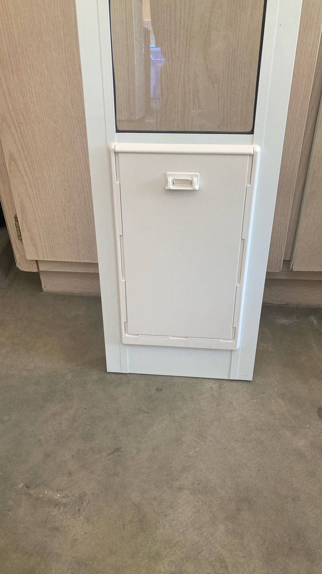 Dog Door New Medium And Fits Sliding Glass Doors 77-81”