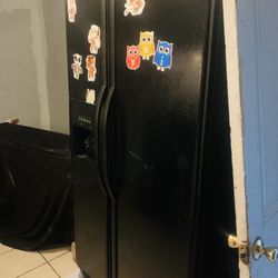 Refrigerator 