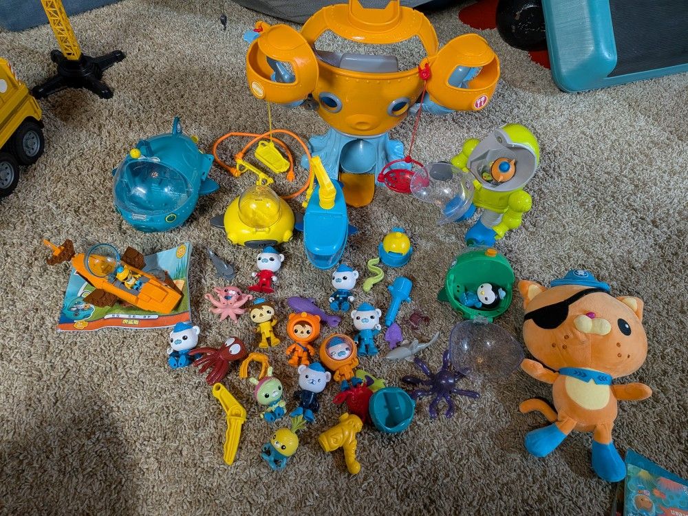 Octonuauts Toys and Books Bundle