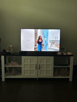 TV CONSOLE