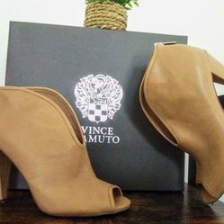 Vince Camuto 