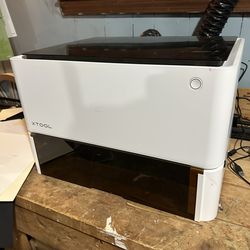 [WORKING] xTool M1 10W Laser & Blade Cutter + Riser Base & Honeycomb Bundle
