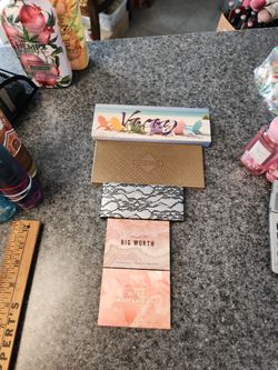 5 Eye Shadow Pallettes