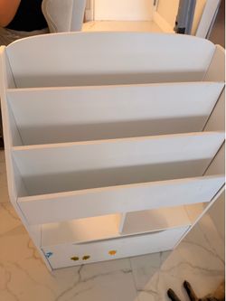Kids bookshelf table and chairs  for free