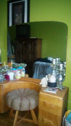 Heywood vanity antique