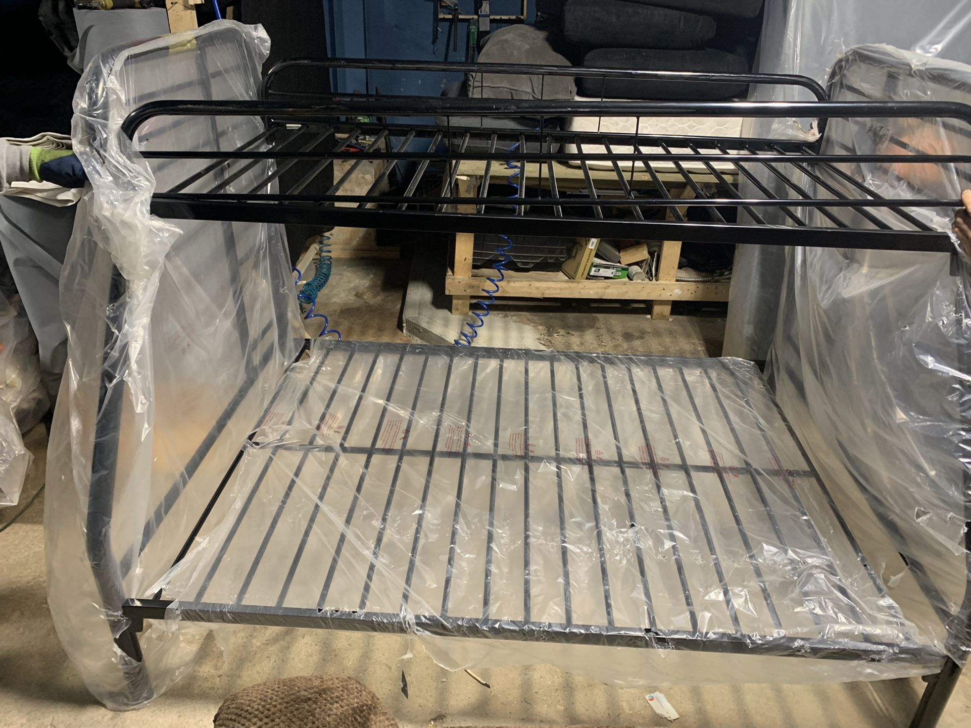 Bunk Bed Twin Full Black Color !!  Delivery Available 