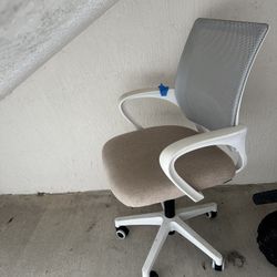 Rolling Chair 