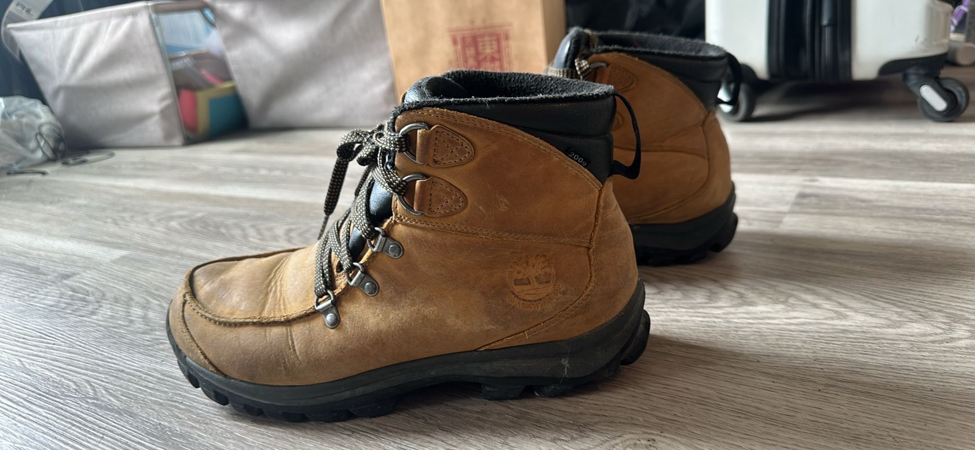 Man’s Timberland snow boots in fair condition US10