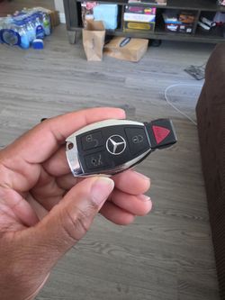 2010 Mercedes Benz key fob
