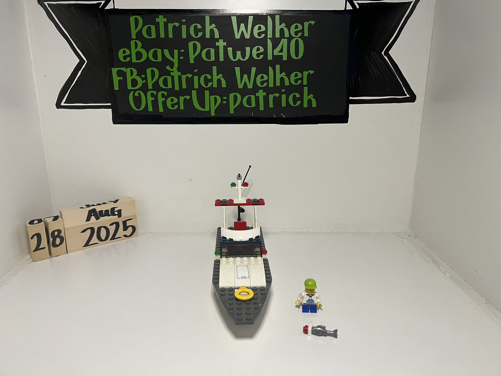 4642 LEGO City Harbor Fishing Boat