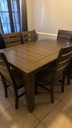 Dining Table for Sale $400 6 Chairs