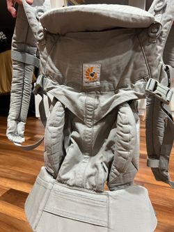 Ergobaby baby carrier/baby backpack