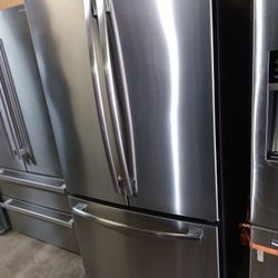 G/E Refrigerator French Door Stainless Steel Everything Works Good Ice Maker On The Bottom 🛑