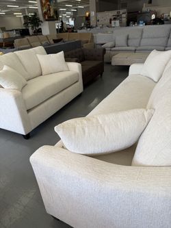 Sofas y Seccionales // Disponibles// in stock