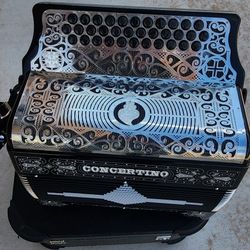 Accordion Concertino Nuevo Tono De Mi 5 Registros Voces Artigiana 