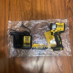 (1)Dewalt 20V Atomic Compact Brushless 3/8”  impact wrench (DCF923) (1) 2.0 Ah Battery (1) 12V/20V Charger 