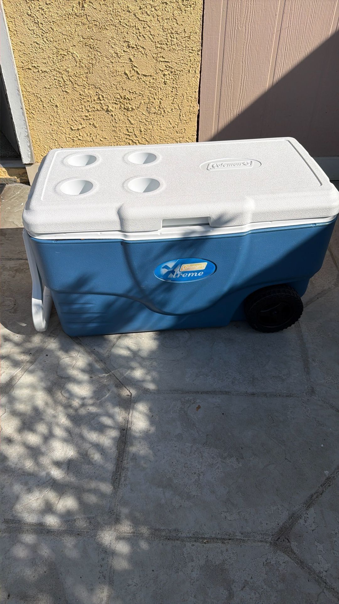 Coleman Heavy Duty Cooler with Wheels - Blue - 100 Quarts, $35 (please Read description )