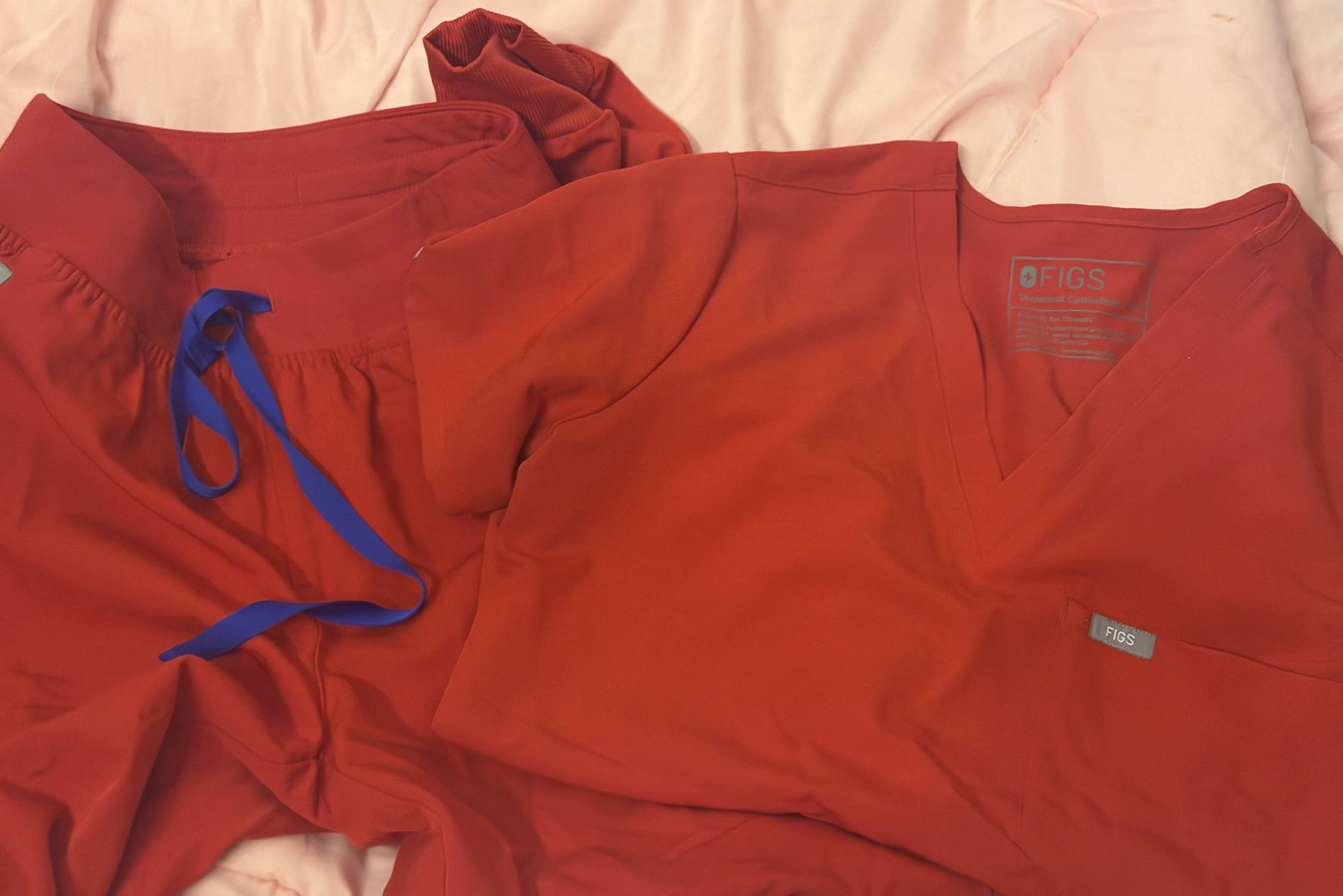 Women’s FIGS scrub Set XS Red