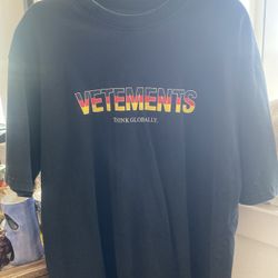 vetements tee 