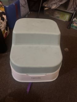 Potty-step Stool Clean And Like New