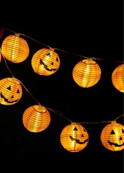 BRAND NEW IN BOX Halloween Lights, Halloween Decorations Fairy Lights 2.5M/8.2FT 10 Led Pumpkin Lanterns Battery Powered String Lights Must have for H