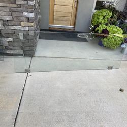 Frameless shower door