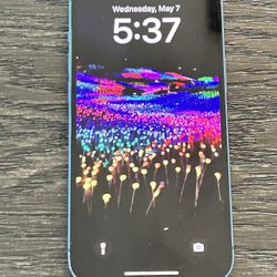 Near mint condition Unlocked iPhone 13 128GB with Wired Headphones 
