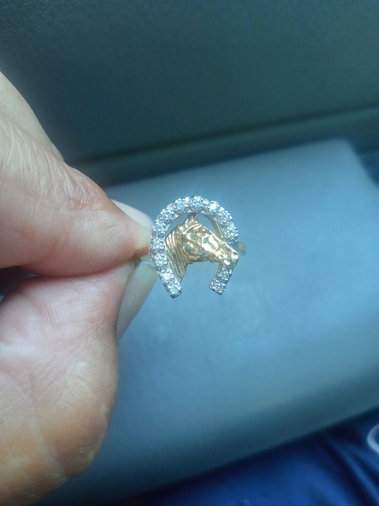 Gold Horseshoe Ring/diamonds