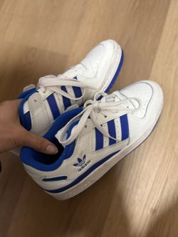 Adidas Leather Blue Stripes Size 7 Almost New