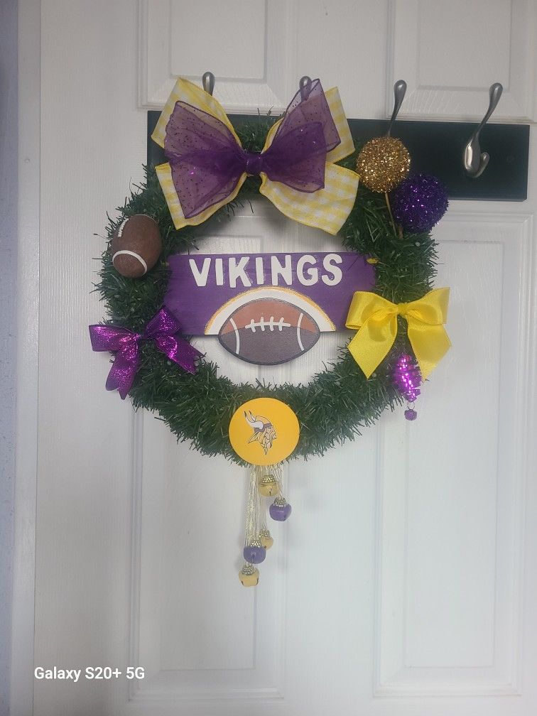 Minnesota VIKINGS wreath With LED Lights 