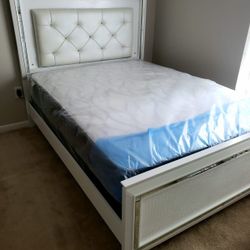 NEW QUEEN SIZE - MATTRESS AND BOX SPRING--2PCS. 