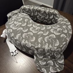 Nursing pillow