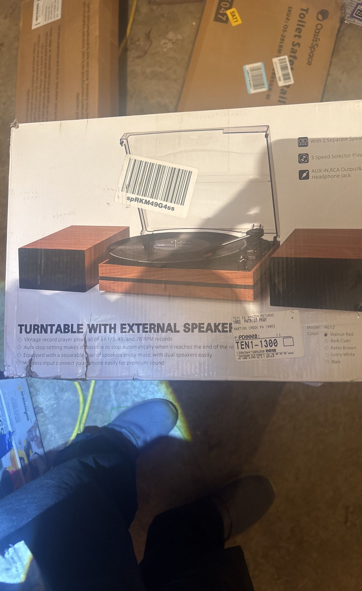 Turntable With 2 External Speakers!