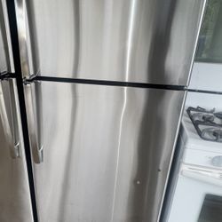 GE Refrigerator 