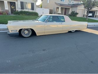 1967 Cadillac coupe Deville V8 automatic rebuilt, motor and transmission fully loaded with air condition air suspension front back inside to side 13 i