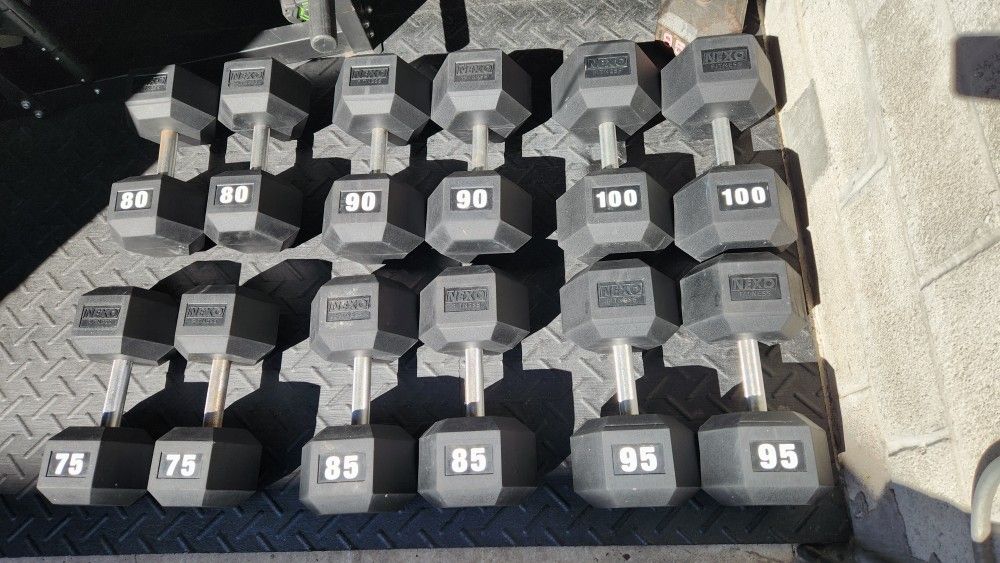 BLACK FRIDAY & SAVE. Hex Dumbells SET 75s To 100s. Delivery For Extra
( 1050 POUNDS TOTAL)$900
NOT SOLD SEPARATELY