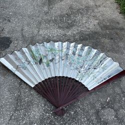 1920’s Large Chinese Fan / Lacquered bamboo and hand painted