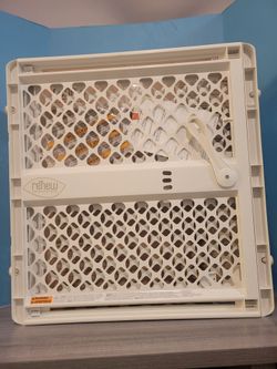 Renew Recycled Plastic Baby Gate