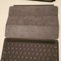 iPad 7-8 Generation Apple Smart Keyboard 