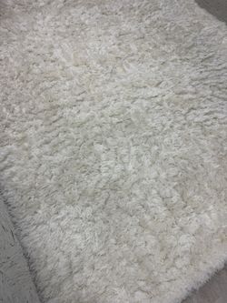 Living Spaces White Rug. No Stains