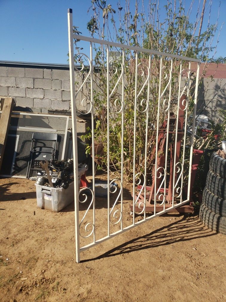 Fence Good Conditions 70"×72" Only $60 O.b.o.