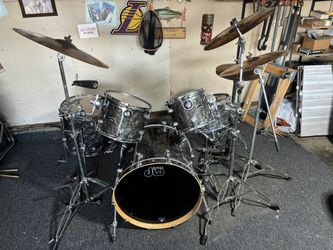 DW Performance Series Drum Kit (Black Diamond Finish) With Paistie Cymbals And Cymbal Stands 