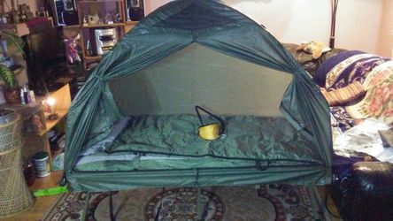 Camp bed fold bed