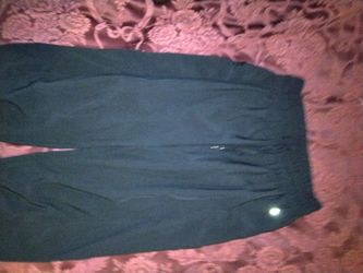 Black, M size, zipper pockets