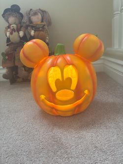 Disney Mickey Mouse 10” Halloween Pumpkin Light