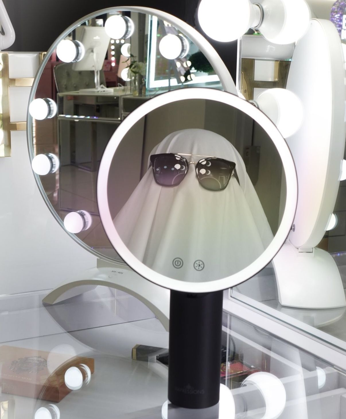 New Impression Vanity Makeup Mirror 3 Light Types