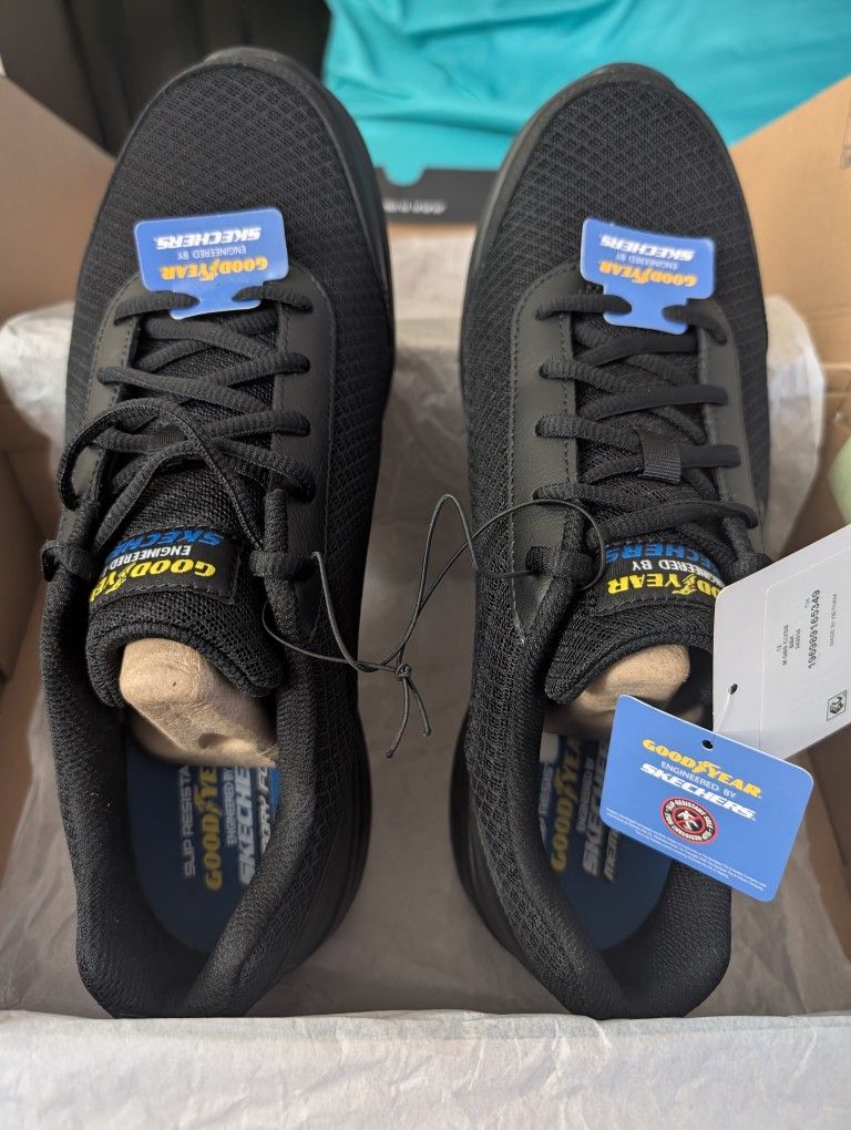 New Men's Skechers Shoes 12M