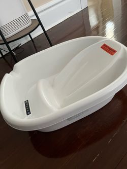 Baby Bathtub w/ Built in Thermostat
